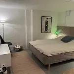Large Basement In The Middle Of Apartment *