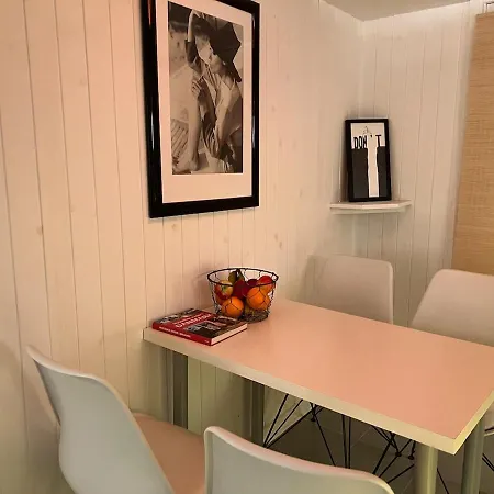 Large Basement In The Middle Of *