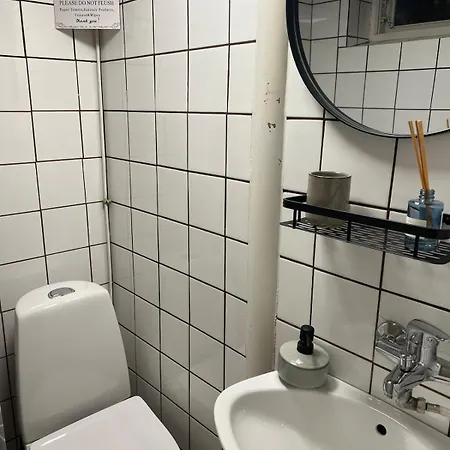 Large Basement In The Middle Of Apartman *