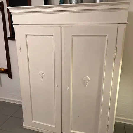 Large Basement In The Middle Of