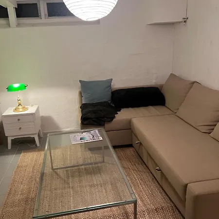 Large Basement In The Middle Of Apartman *